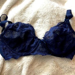 30FF lacy plunge bra by Figleaves